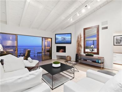 Malibu Beachfront Luxury On Sand